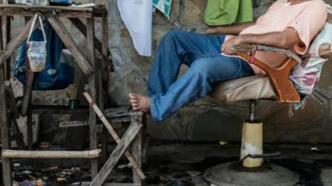 Photos Of The Street Barbers Of Cambodia