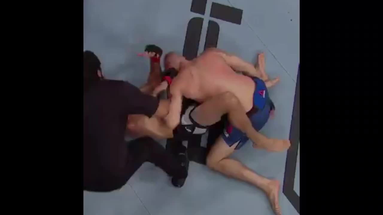 Top 5 UFC KOs from the botton