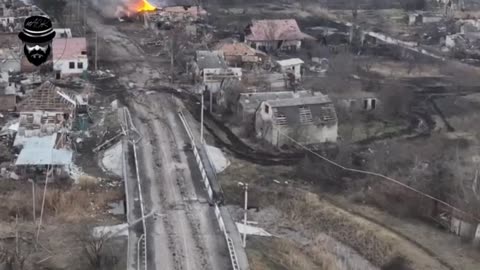 Ukrainian IFV Opens Up on Russian Positions