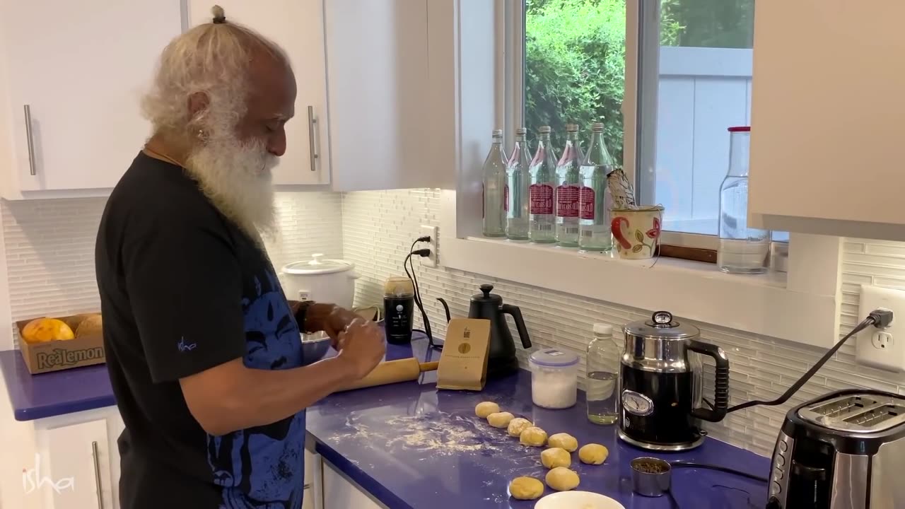 Watch Sadhguru cooking as the Master turns Master-Chef