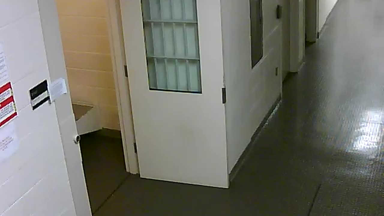 1665HQOB02PrisonerProcessingCell_2021-01-05_16h20min01s577ms.mp4