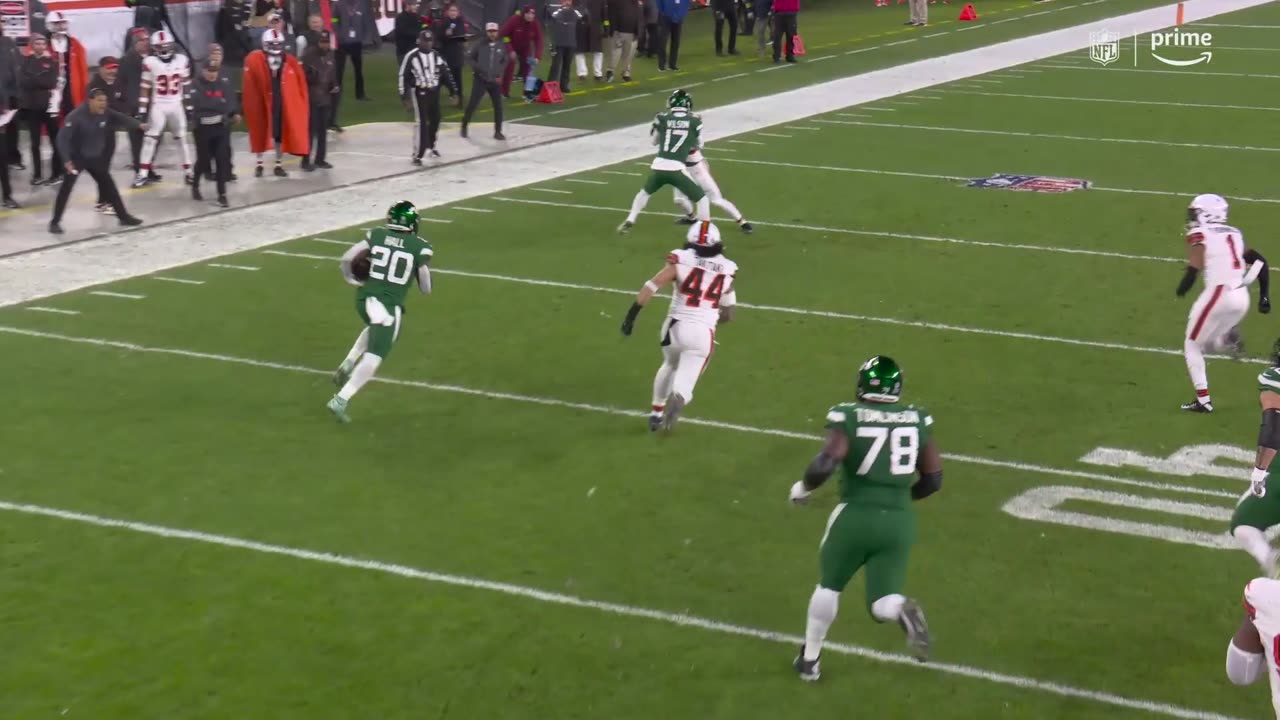 Breece Hall flashes his jets on 25-yard run into Browns territory