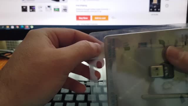 Unpacking usb bluetooth адаптер v5.0 from Aliexpress.