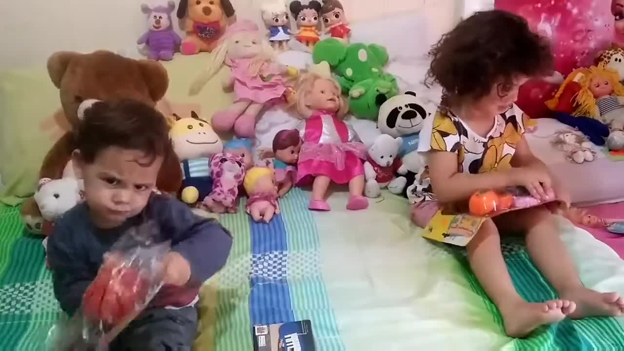 Natal em Gramado Rs presentes da escola das crianças.
