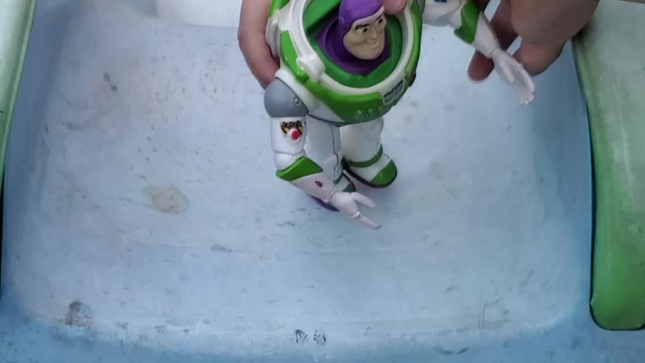 Buzz Lightyear - Slide Test