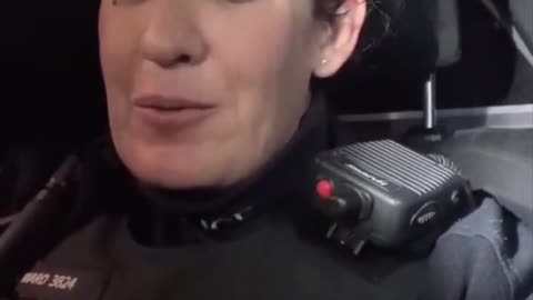 Policewoman sends out message of support for the trucker convoy in Canada