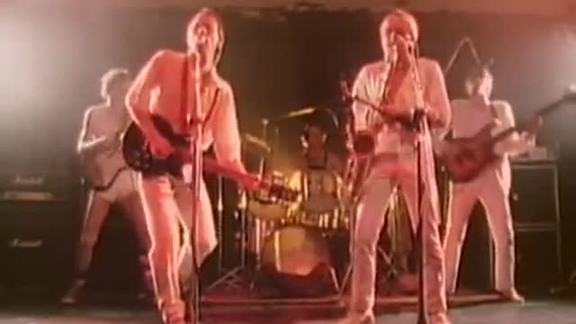 Men At Work - Who Can It Be Now