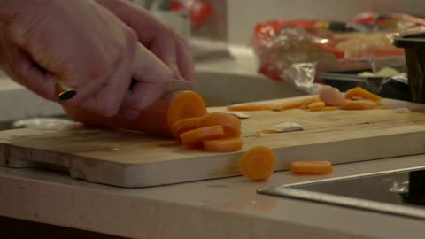 cutting | chopping | carrot | hornseywood | hd