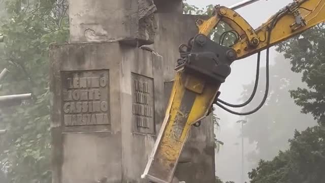 📍Brzeg, Poland Demolition of the monument to the soldiers of the Red Army