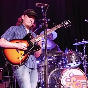 James Britton (Gwen Levey & The Breakdown) - LIVE @ Eastside Bowl (Short 3)