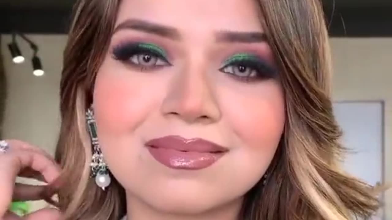 Green Makeup look