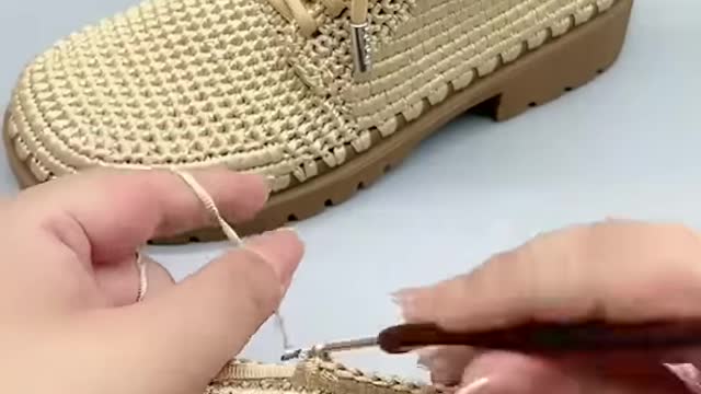 Shoe-knitting looks SO FUN