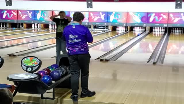 11 yrs old bowler picks up hard spare