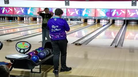 11 yrs old bowler picks up hard spare