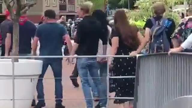 Almelo Netherlands: Dutch farmers prevent police from detaining protesters