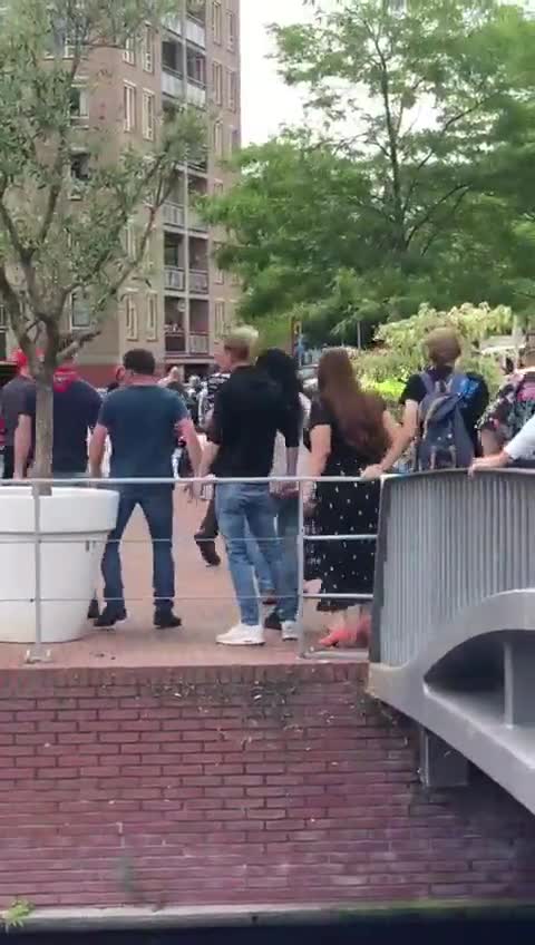 Almelo Netherlands: Dutch farmers prevent police from detaining protesters