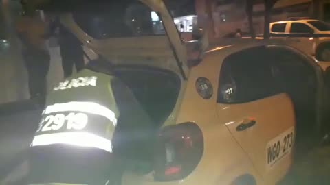 Ubican taxi que estaría involucrado en atraco en Los Alpes