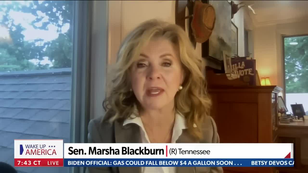 Sen. Marsha Blackburn defends Joe Manchin after Bernie Sanders attack