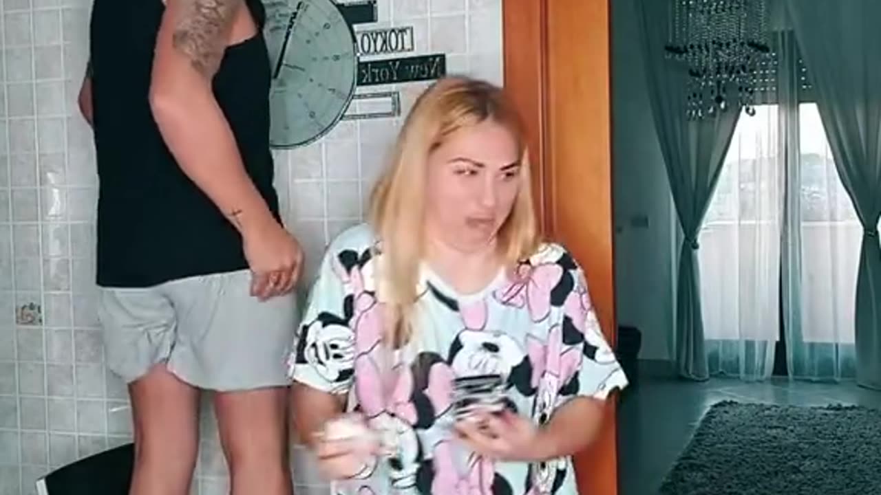 Funny Mobile Charging Video