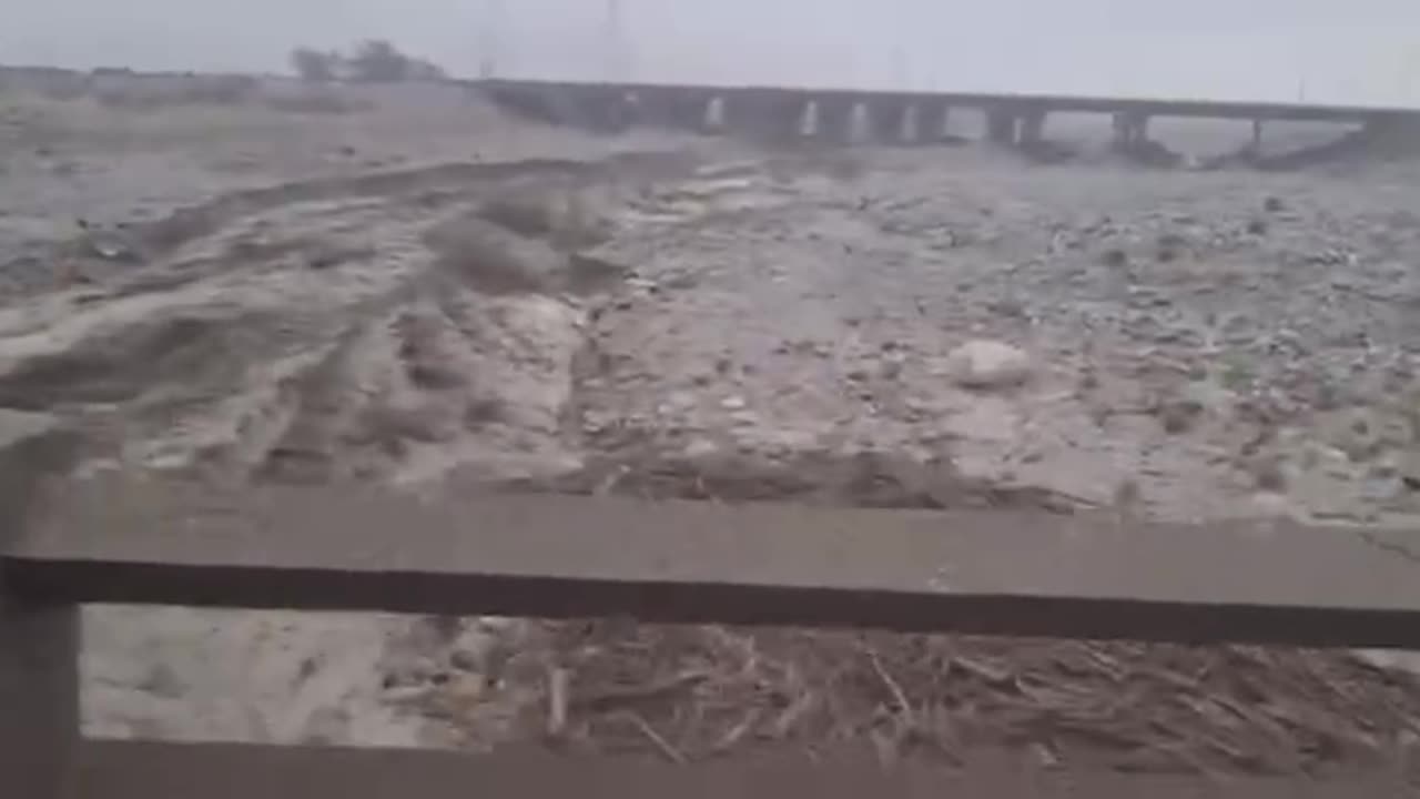 MASSIVE DEBRIS FLOOD HEADING TO PALM SPRINGS CALIFORNIA