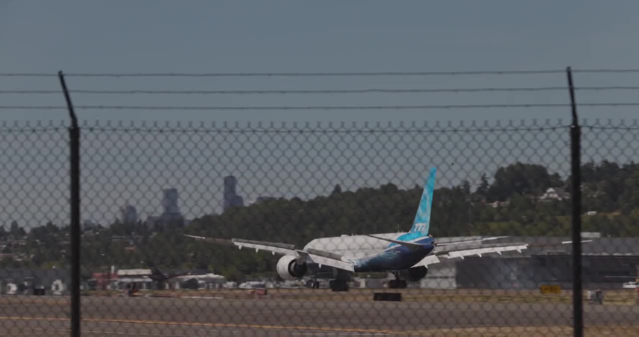 WH001 Landing at Boeing Field