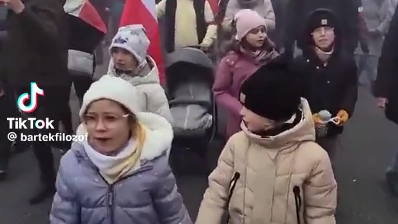 Children in Poland's Independence March