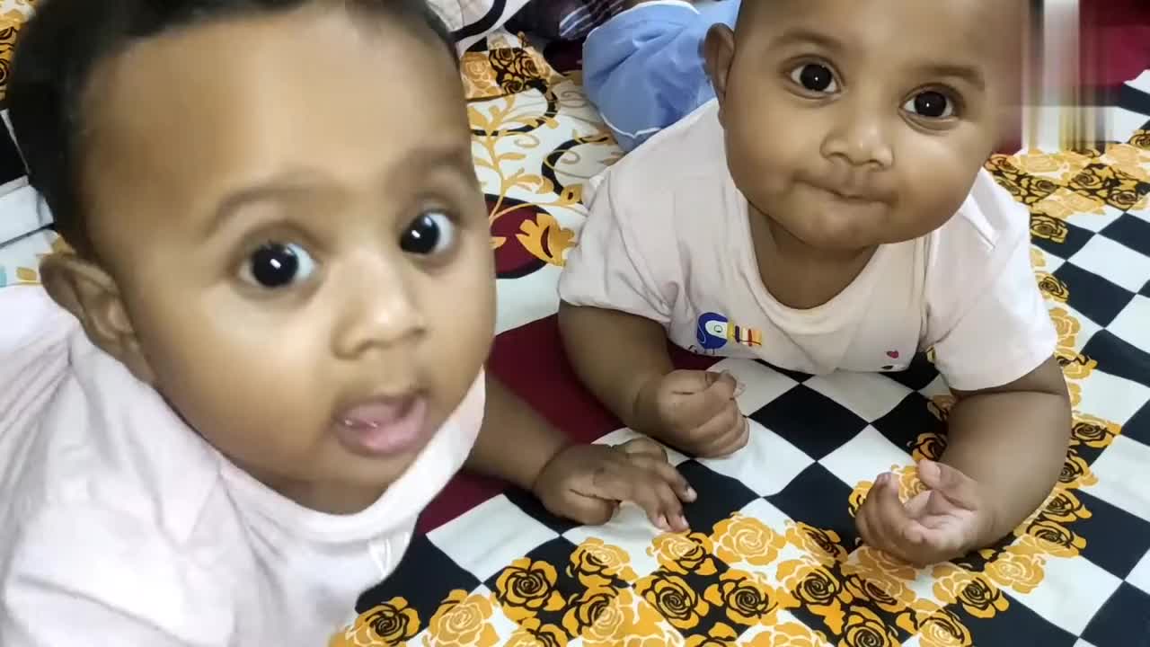 Twin baby funny fighting & funny videos 2