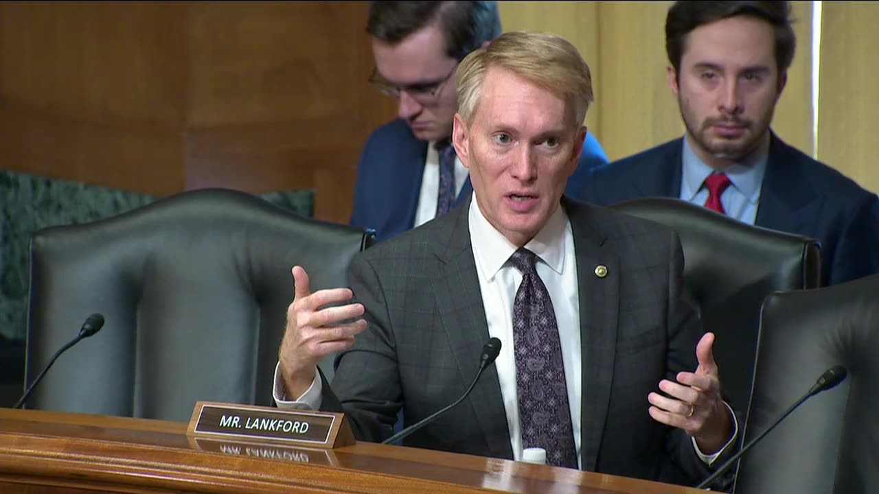 Lankford questions HHS witness on gender transitions for children