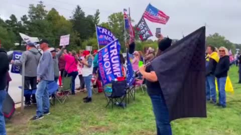 Joe Biden’s Motorcade Greeted By Hundreds of Trump Supporters In Michigan