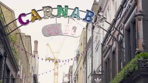 Tracking Shot of Carnaby Street 02