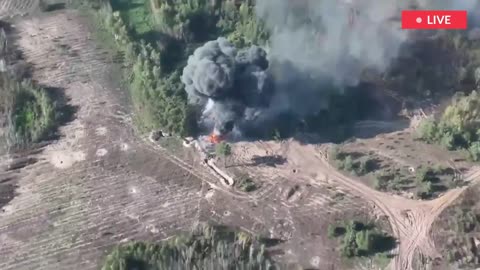 Ukrainian Artillery Destroy Russian Position and Ammunition Trucks.