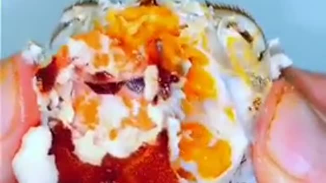 How to eat crab