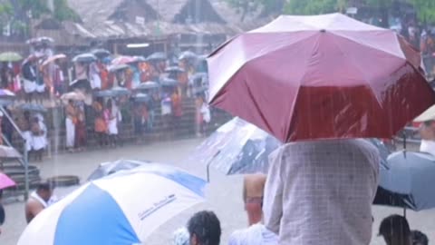 കൊട്ടിയൂരിൽ ആനകളും സ്ത്രീകളും തുല്യർ