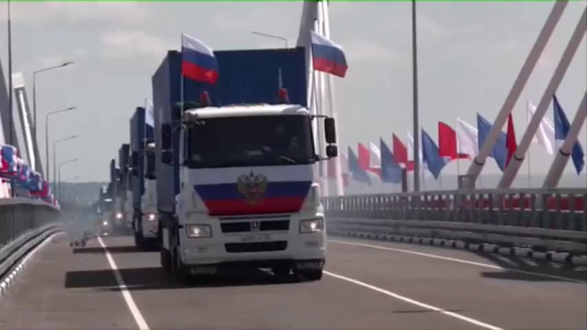 Trucks on the new bridge between Russia and China.