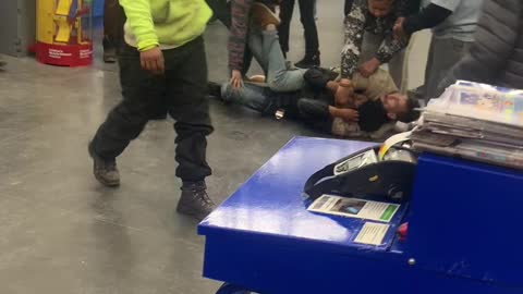 Furious Fight Breaks out in Walmart