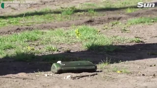 Ukrainian demolition team detonates deadly landmines in Kharkiv