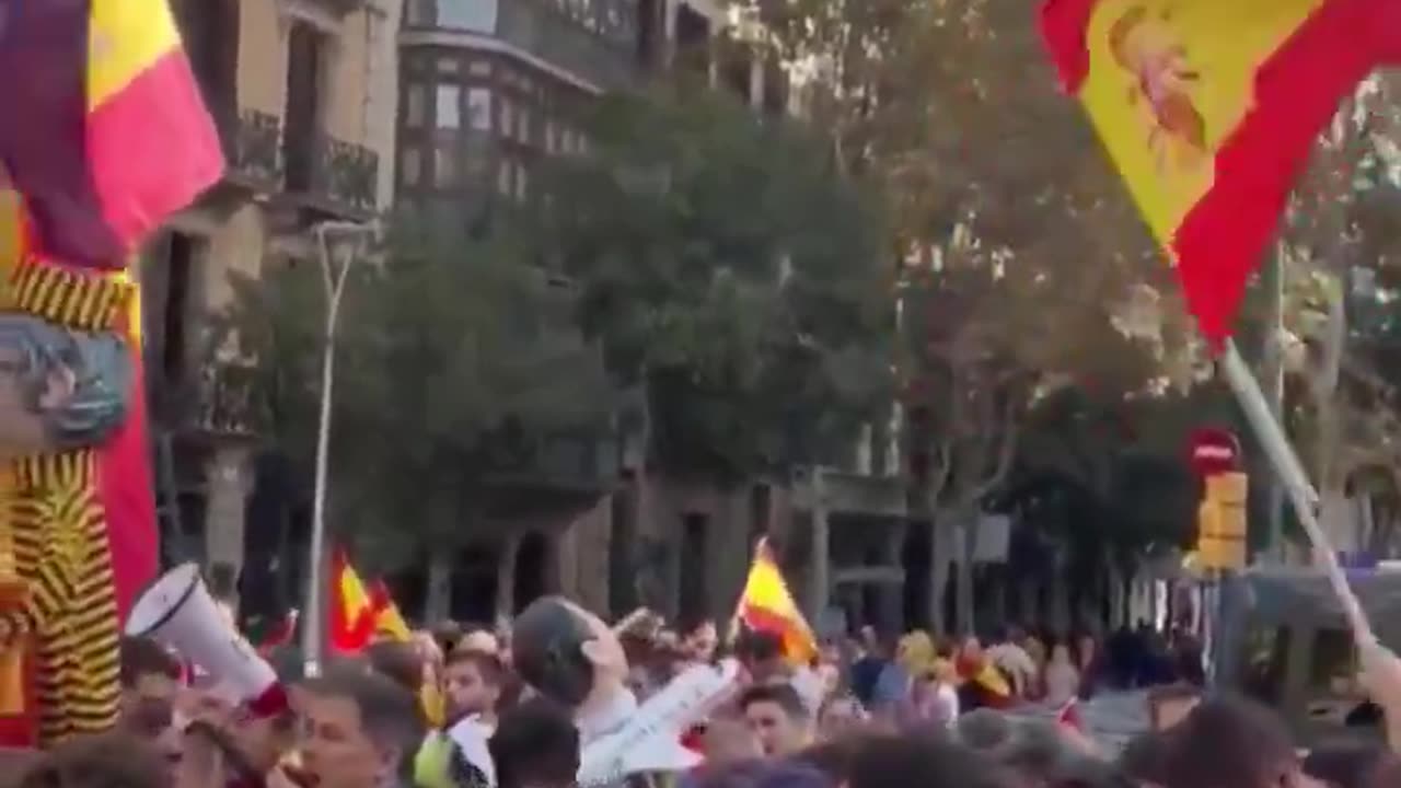 "Spain is Christian and not Muslim!" The Spanish patriots have clear ideas.