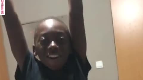 Young boy has wholesome reaction to new shoes! l GMA
