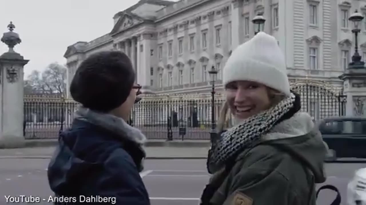 This naked young man sure is in a hurry to escape from Buckingham Palace.