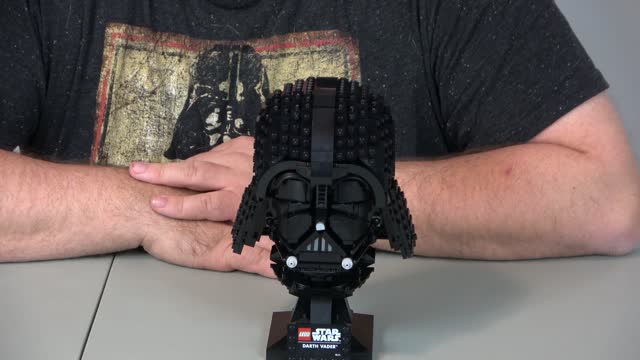 Unboxing Lego 75304 Darth Vader Helmet Set