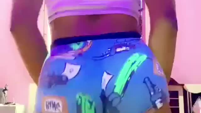 Slim gurl dance