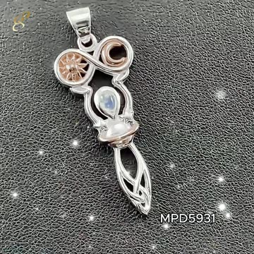 Celtic Goddess Silver & Gold Pendant - Symbol of Infinity
