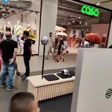 Worldcoin quiere escanea tus retinas y quiere tus datos biométricos.