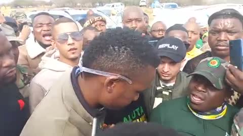 Zuma supporters insult Ramaphosa at Nkandla