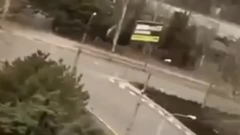 Russian vehicles are reportedly entering Kherson