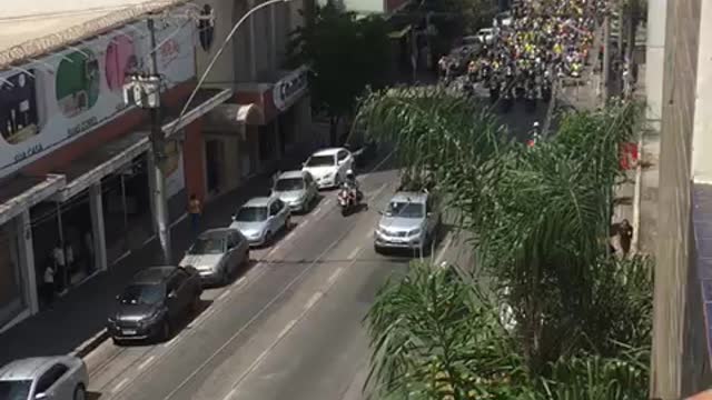 Bolsonaro takes the crowd
