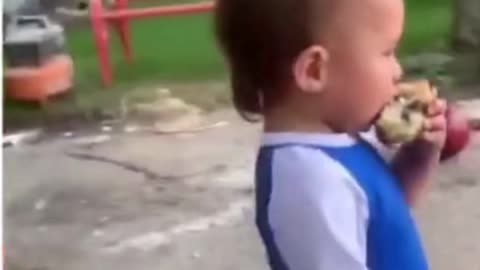 Little girl is angry! Funny!