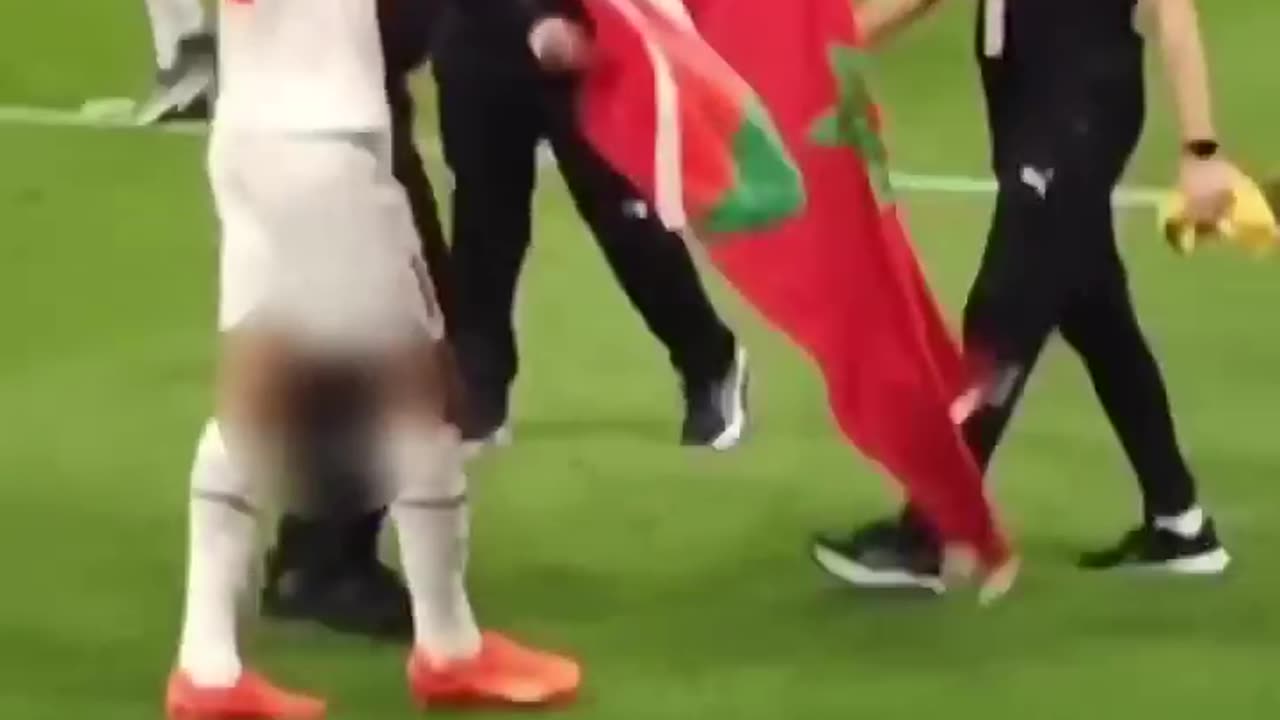 Ronaldo shows his support for Palestine - F*ck all from DJ Khalid