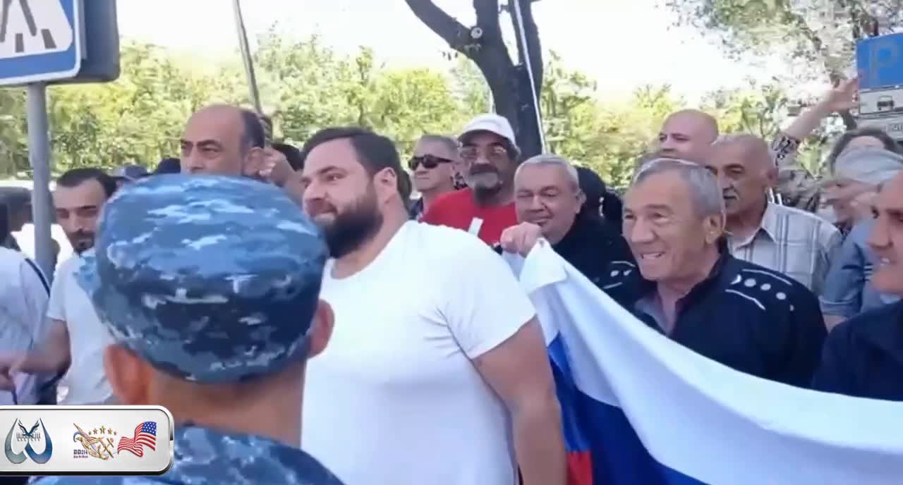 The Armenians went to the Russian Embassy, ​​disrupting the rally in support of Azov