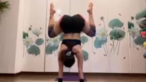 Hanstanding Pose - LidiYoga